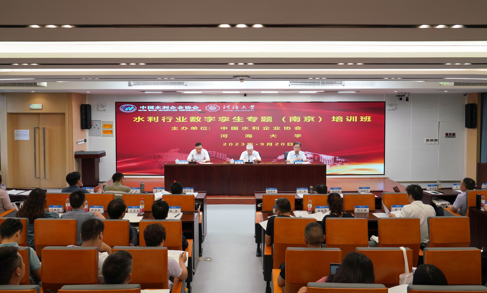 1709880384107471.jpg 10067712.jpg